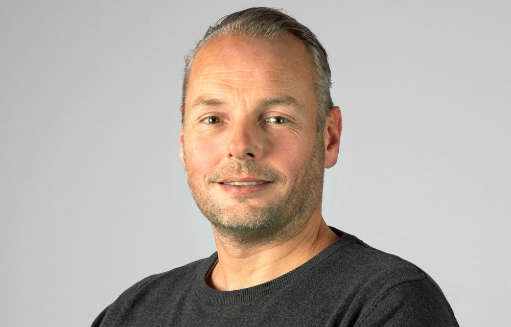 Foto van trainer van Startel (Mattijs Kemmink) in kleur.