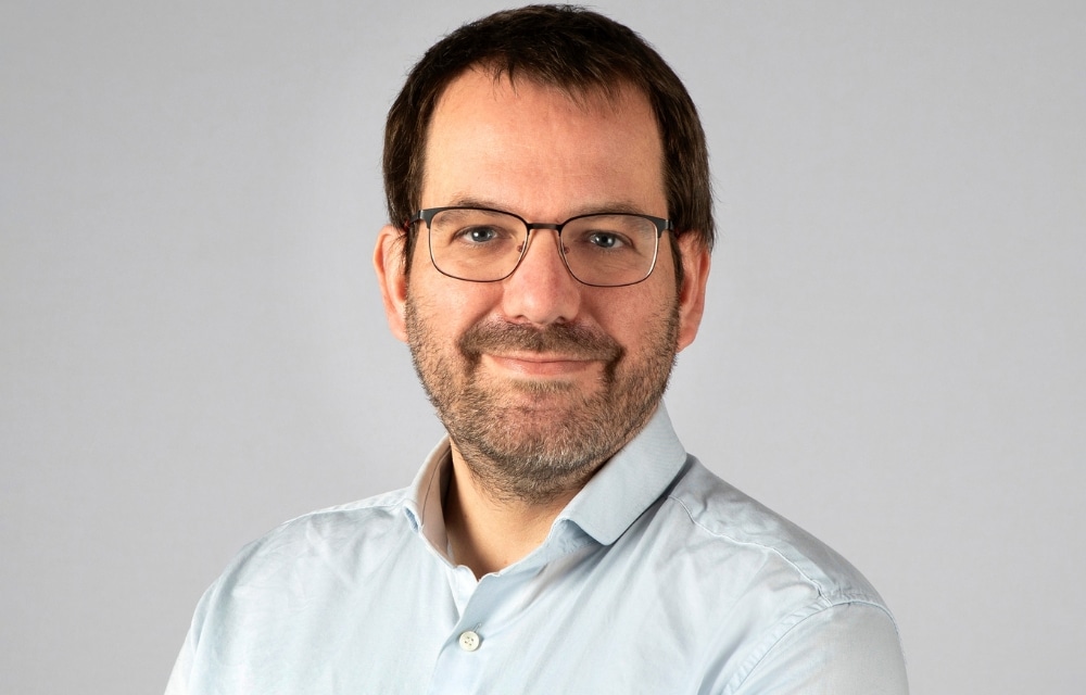 Foto van trainer van Startel (Frederik Vos) in kleur.
